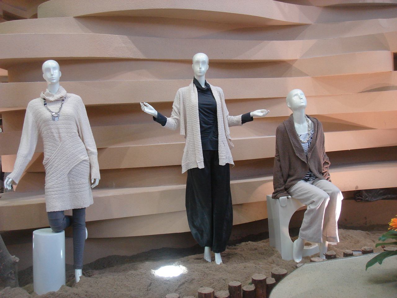 合肥服裝店裝修設(shè)計(jì) - 盡在甲方裝飾！
